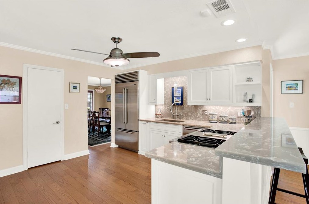 18507 Prince William Ln, Houston TX  77058-4222 exterior
