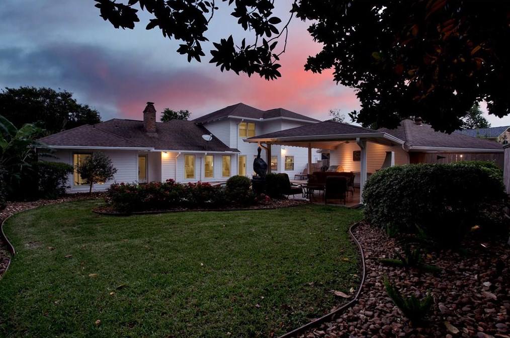 18507 Prince William Ln, Houston TX  77058-4222 exterior