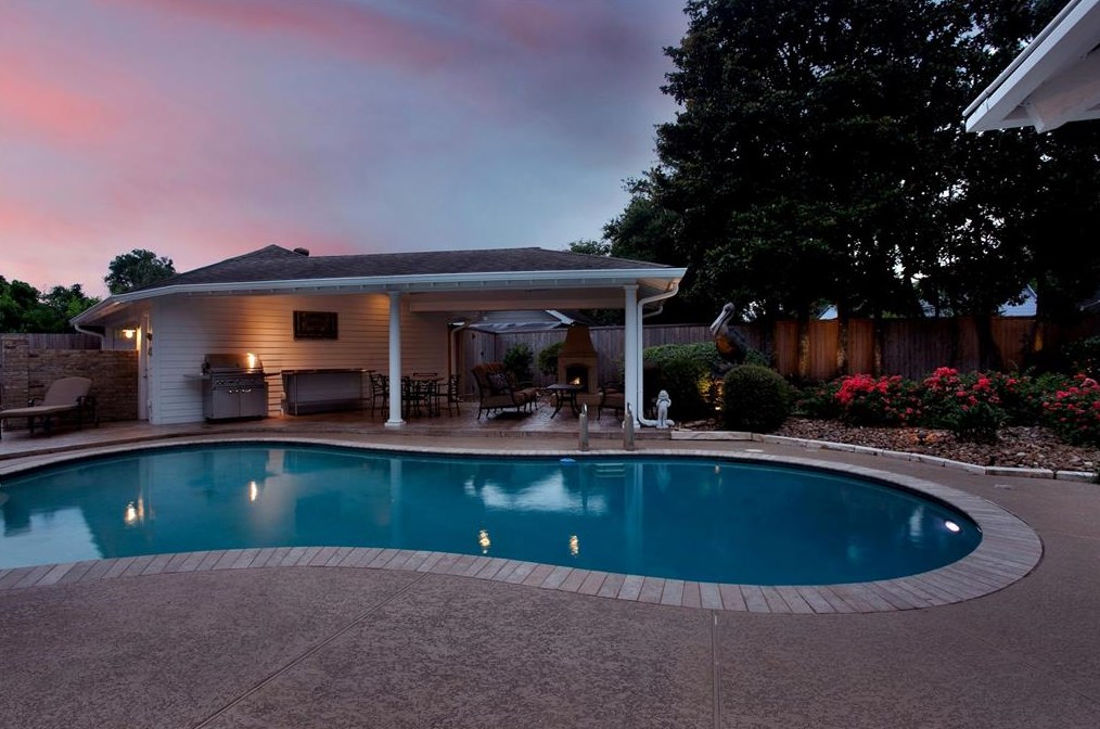 18507 Prince William Ln, Houston TX  77058-4222 exterior