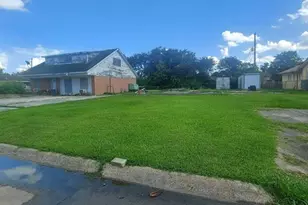 17202 Woodburn Dr, Houston, TX 77049 - Photo 5