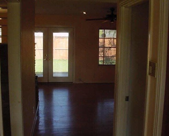 5926 Hornwood Dr, Houston TX  77081-4303 exterior