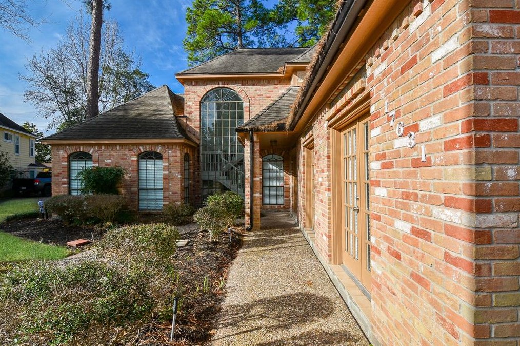 17631 Woodlode Ln, Spring TX  77379-7818 exterior