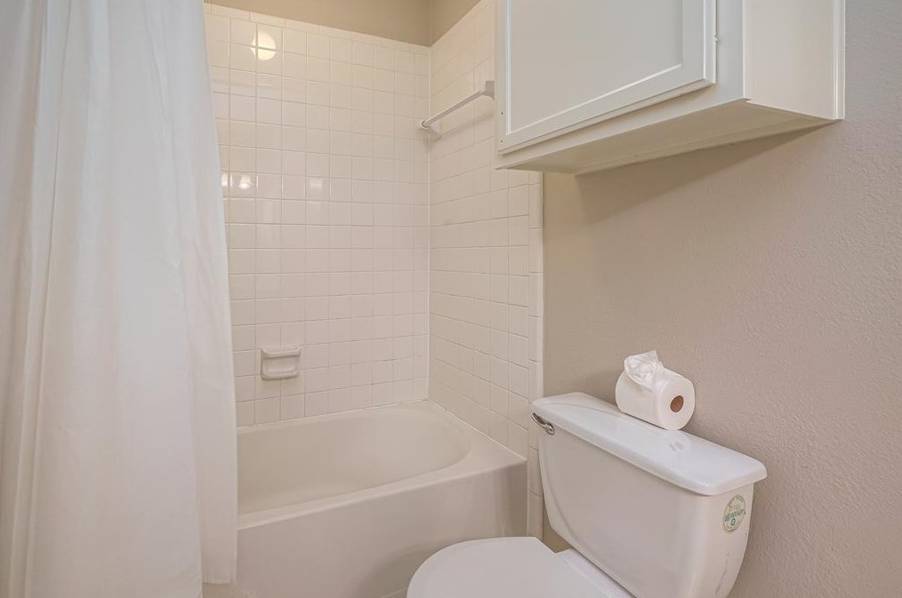 17027 Cross Spg Dr, Houston TX  77095-4709 exterior