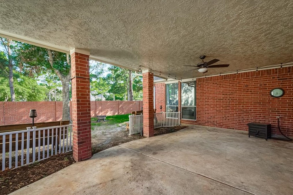 17027 Cross Spg Dr, Houston TX  77095-4709 exterior
