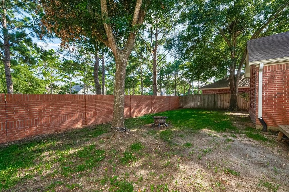 17027 Cross Spg Dr, Houston TX  77095-4709 exterior