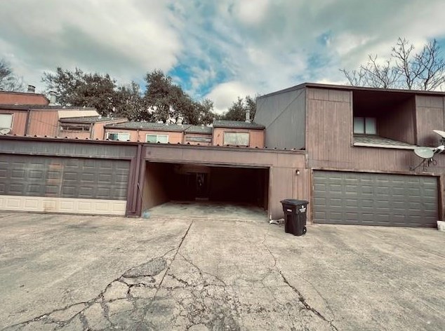 8315 Augustine Dr, Houston TX  77036-7335 exterior