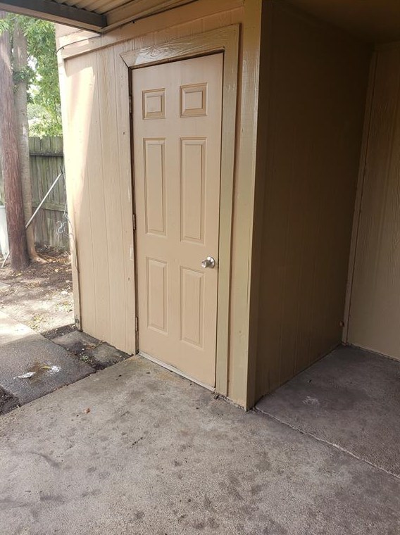 12824 Shannon Hills Dr, Houston TX  77099-1244 exterior