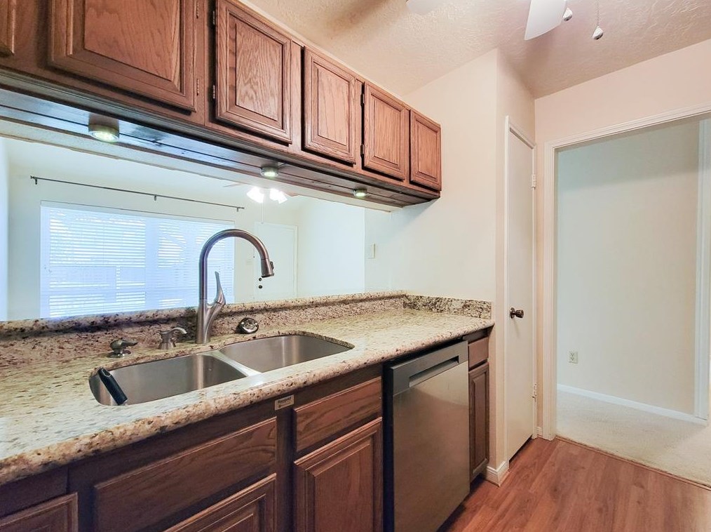 11813 Southlake Dr, Houston TX  77077-6762 exterior