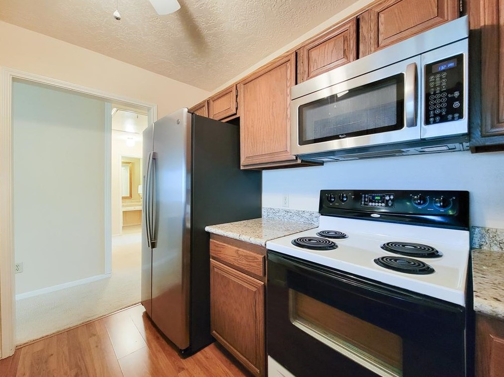 11813 Southlake Dr, Houston TX  77077-6762 exterior