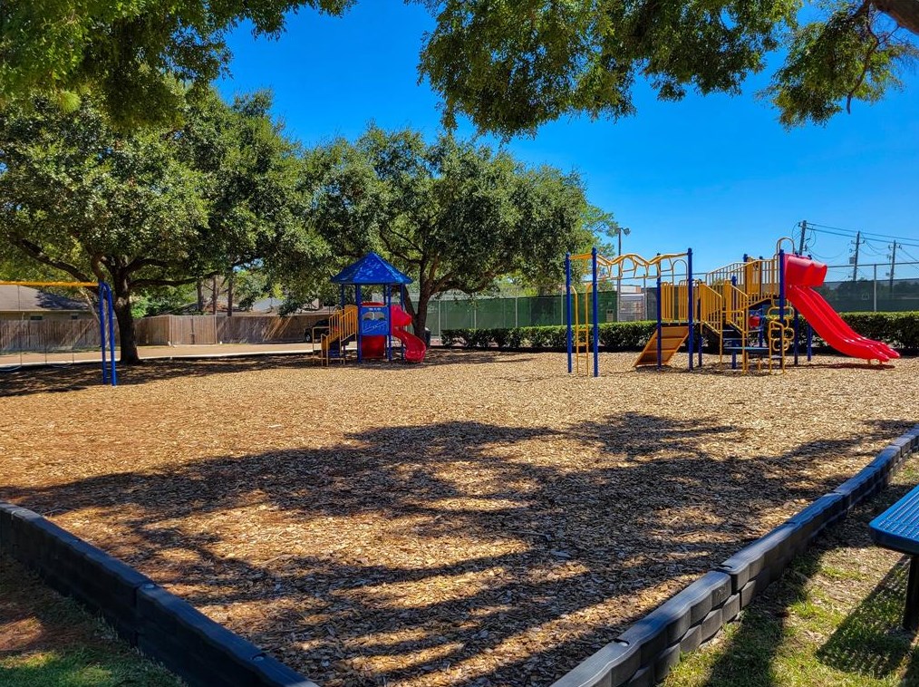 11813 Southlake Dr, Houston TX  77077-6762 exterior