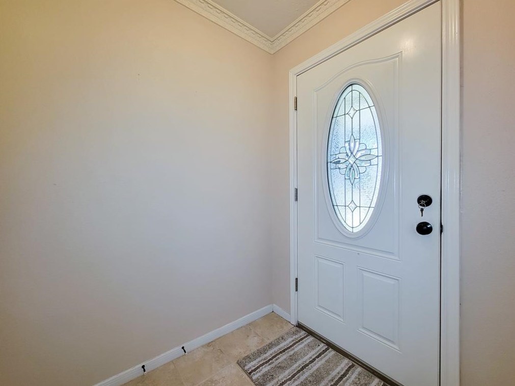 11813 Southlake Dr, Houston TX  77077-6762 exterior