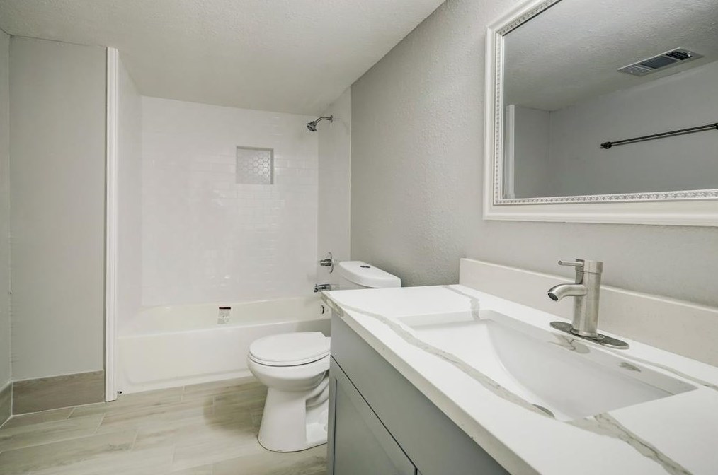 3503 Cedar Hl Ln, Houston TX  77093-2627 exterior