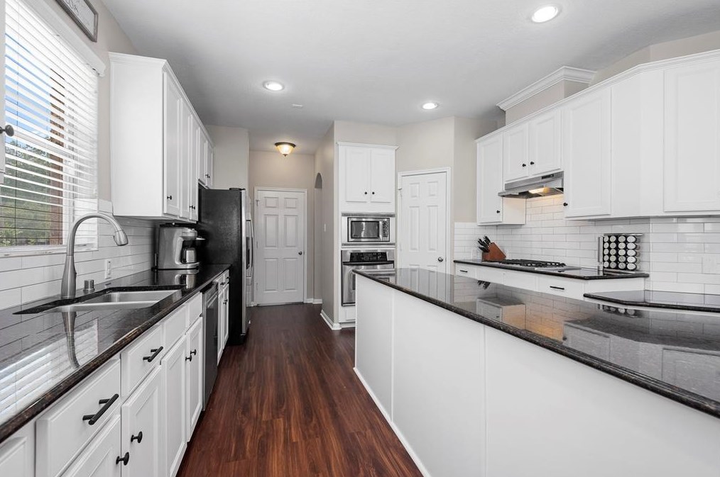 6506 Pne Reserve Dr, Spring TX 77389-4256 exterior