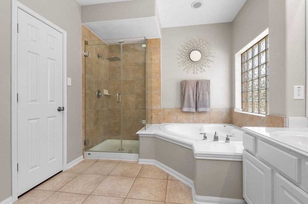 6506 Pne Reserve Dr, Spring TX 77389-4256 exterior