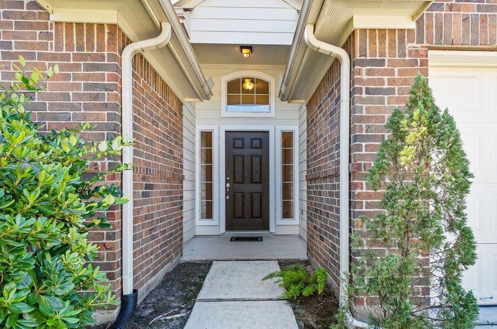 5307 Lost Cove Ln, Spring TX  77373-7980 exterior