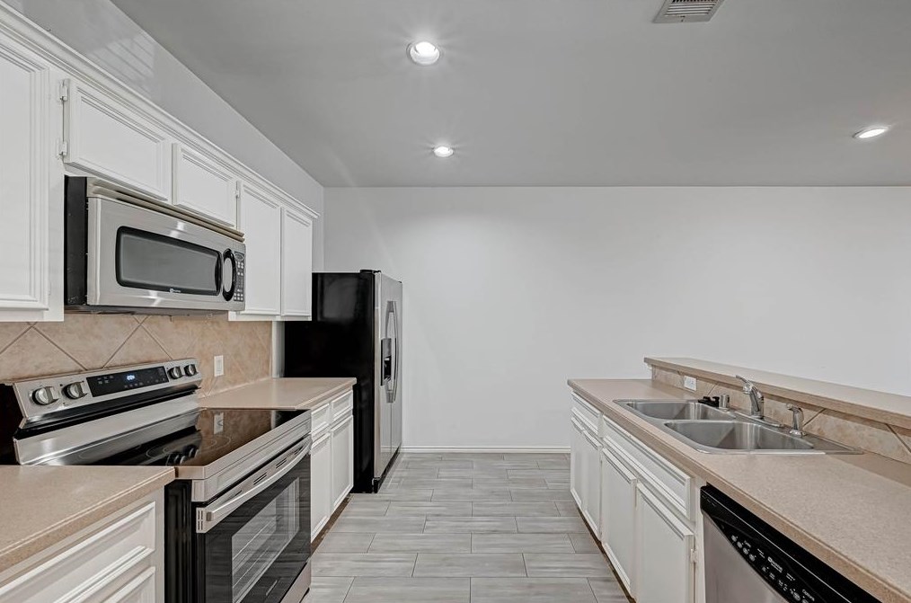 3015 Polk St, Houston TX  77023-1826 exterior