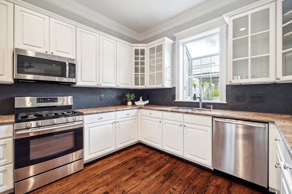 4033 Coleridge St, Houston TX  77005-2725 exterior