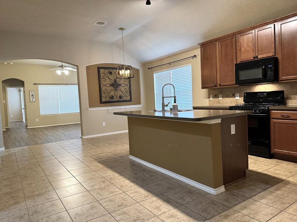 19918 Roycroft Ln, Richmond TX  77407-4000 exterior