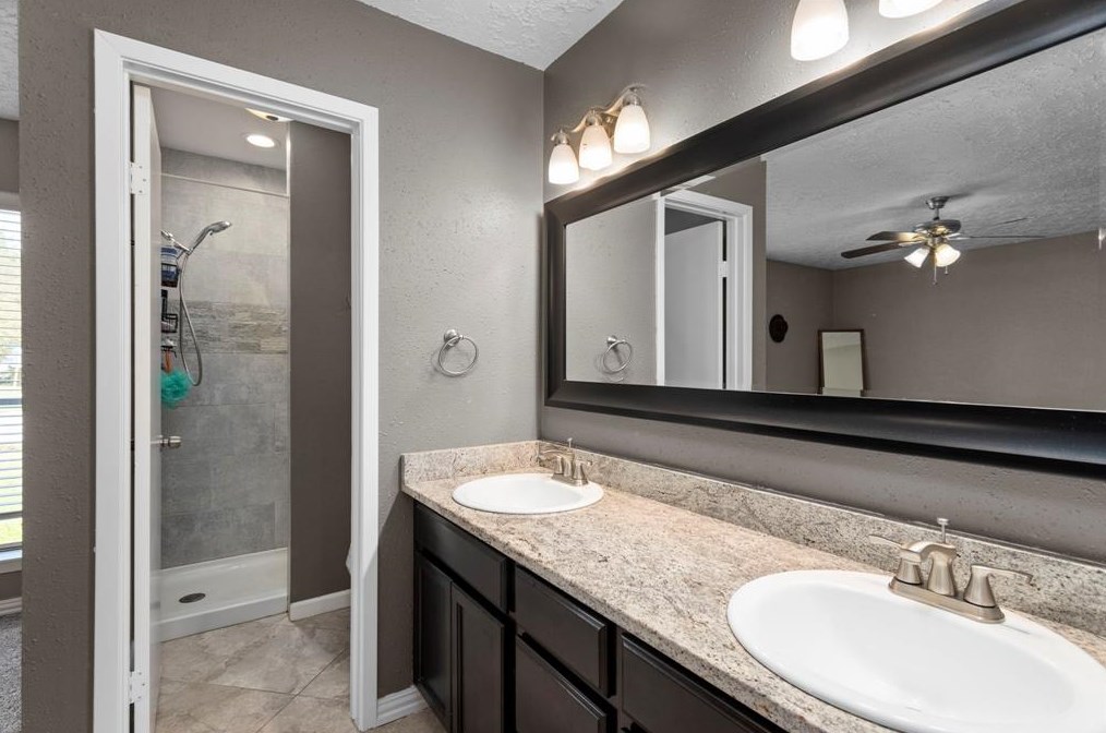 4907 Larksong Ln, Spring TX 77388-3836 exterior