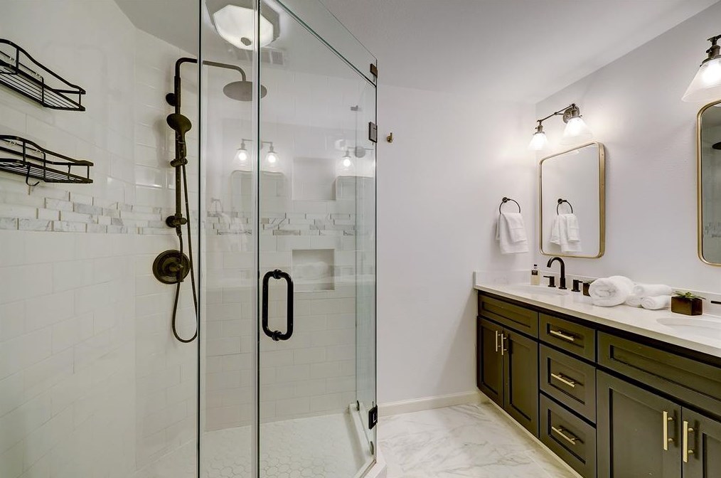 1811 Hewitt Dr, Houston TX  77092-5120 exterior