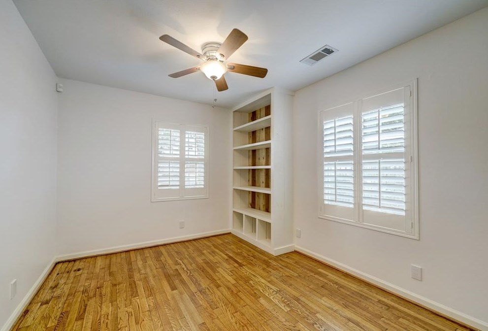 1811 Hewitt Dr, Houston TX  77092-5120 exterior