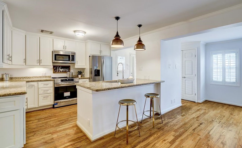 1811 Hewitt Dr, Houston TX  77092-5120 exterior