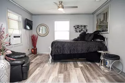 1015 11 Street, Galveston, TX 77550 - Photo 7