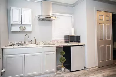 1015 11 Street, Galveston, TX 77550 - Photo 3