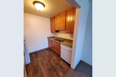 1401 Crestview Dr, Petoskey, MI 49770 - Photo 7