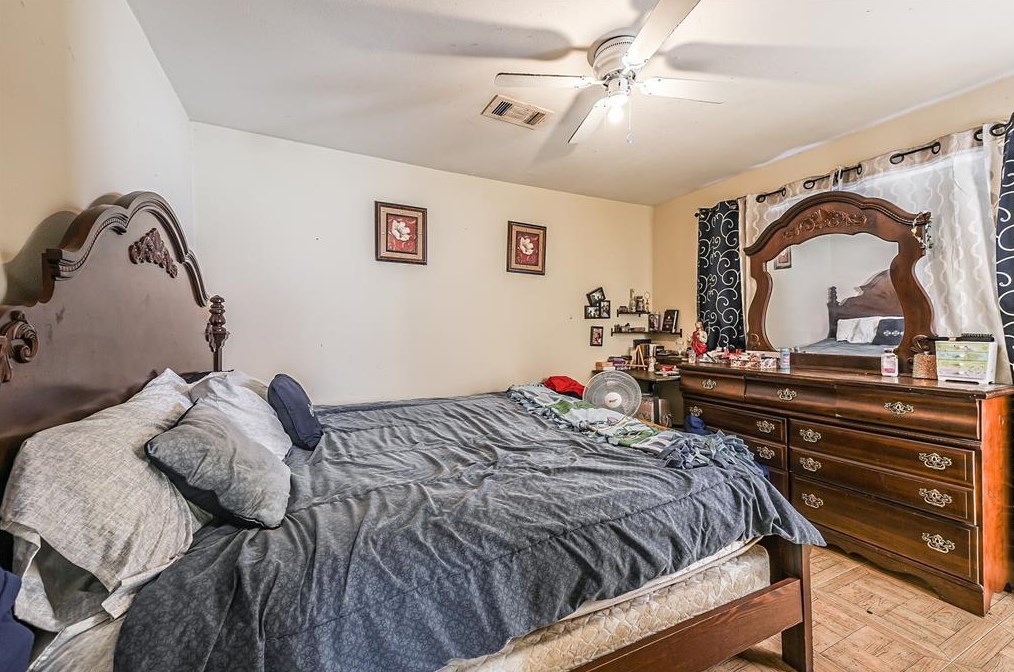 4911 Charriton Dr, Houston TX  77039-4806 exterior