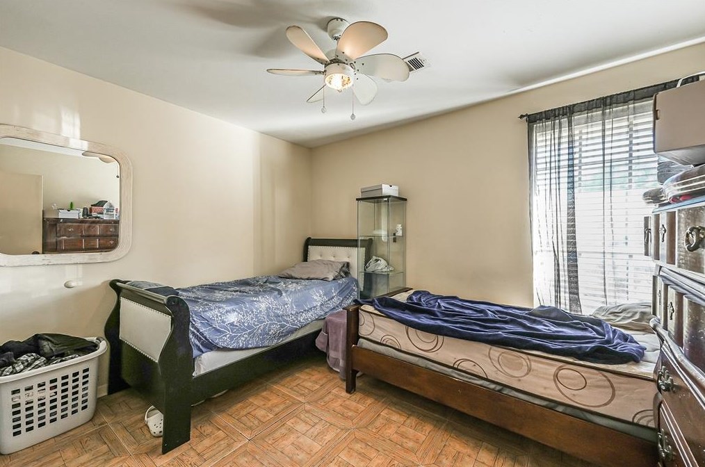 4911 Charriton Dr, Houston TX  77039-4806 exterior
