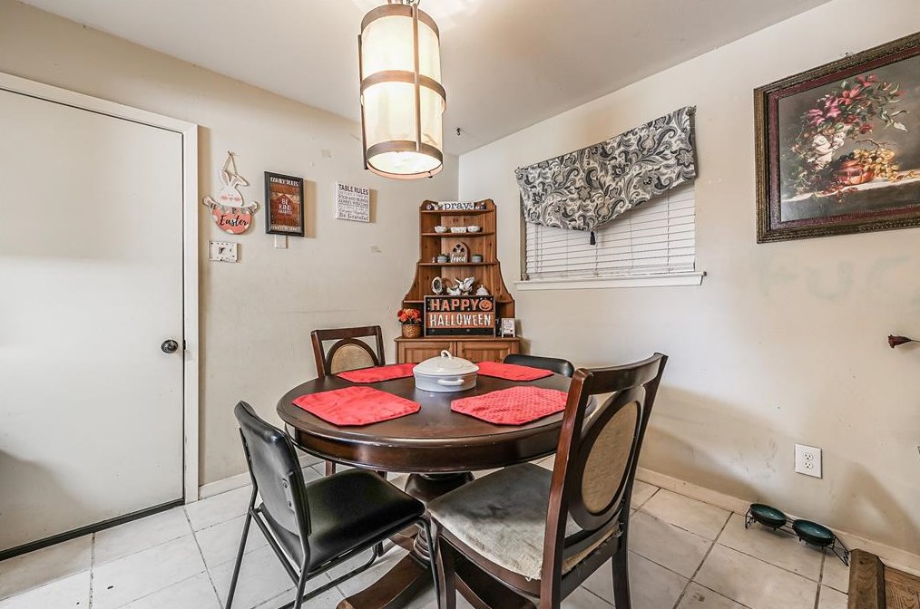 4911 Charriton Dr, Houston TX  77039-4806 exterior
