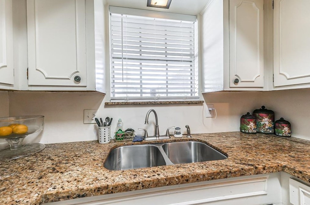 4911 Charriton Dr, Houston TX  77039-4806 exterior