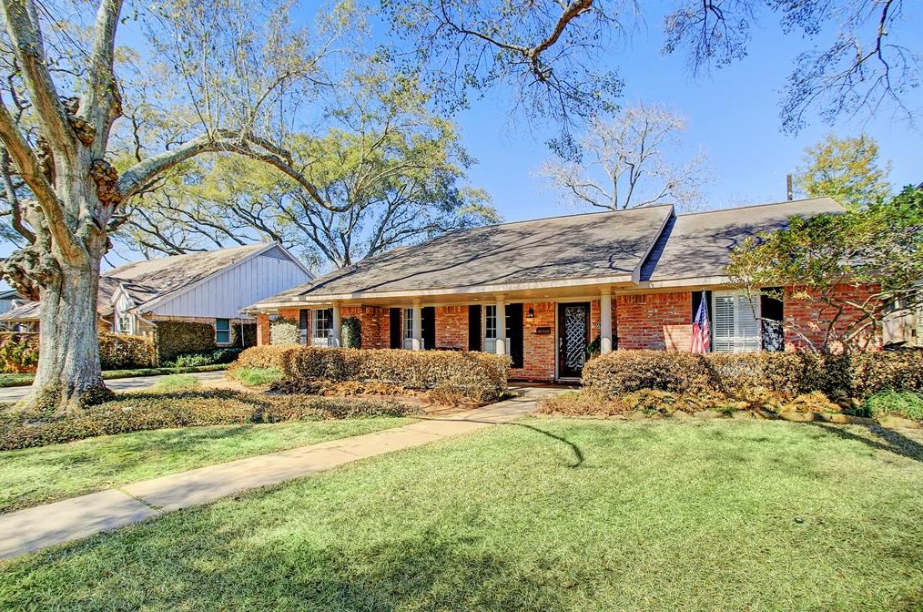 6236 Cedar Creek Dr, Houston TX  77057-1804 exterior