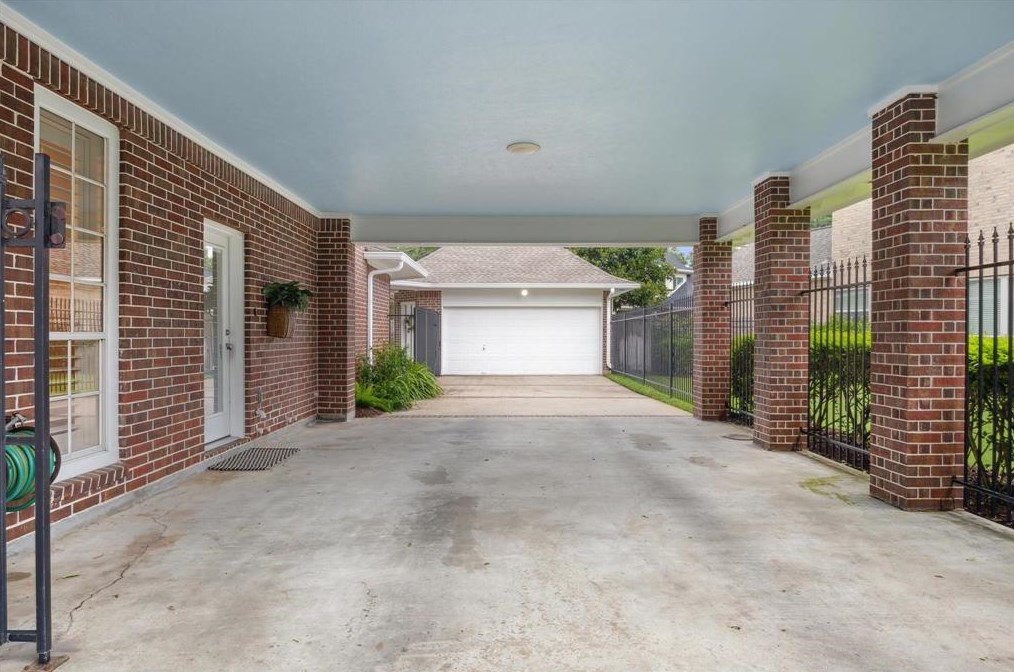 14122 Lofty Mountain Trl, Houston TX  77062-2340 exterior