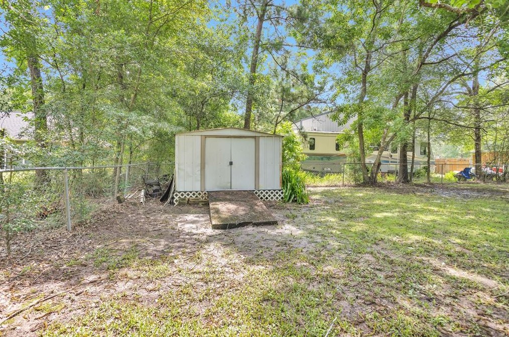 18509 Woodland Frst, Conroe TX  77306-9078 exterior