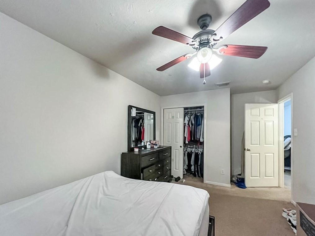 5018 Hearth Holw Ln, Sugar Land TX 77479-3857 exterior