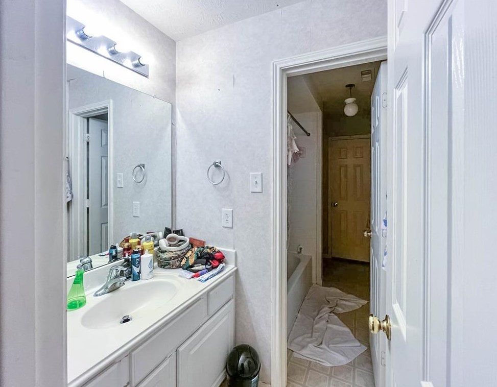 5018 Hearth Holw Ln, Sugar Land TX 77479-3857 exterior