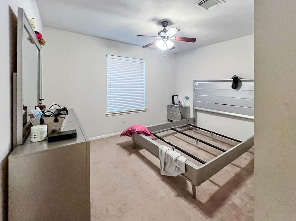 5018 Hearth Holw Ln, Sugar Land TX 77479-3857 exterior