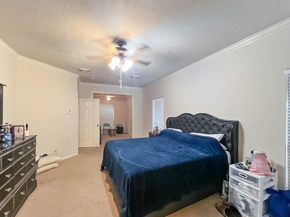 5018 Hearth Holw Ln, Sugar Land TX 77479-3857 exterior