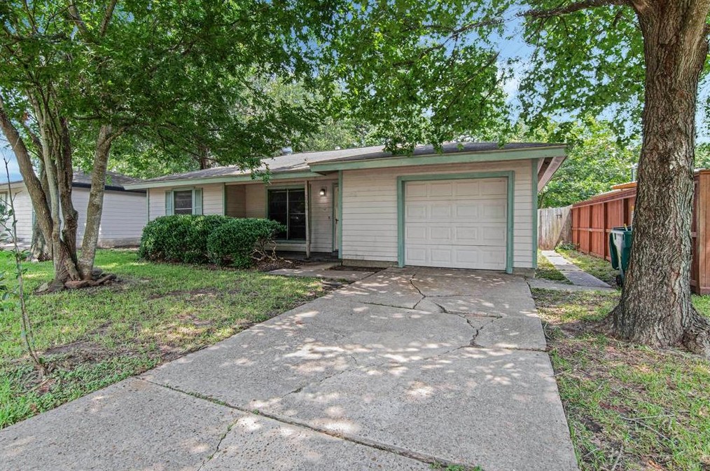 2704 Morningside Ln, Pasadena TX 77506-3128 exterior