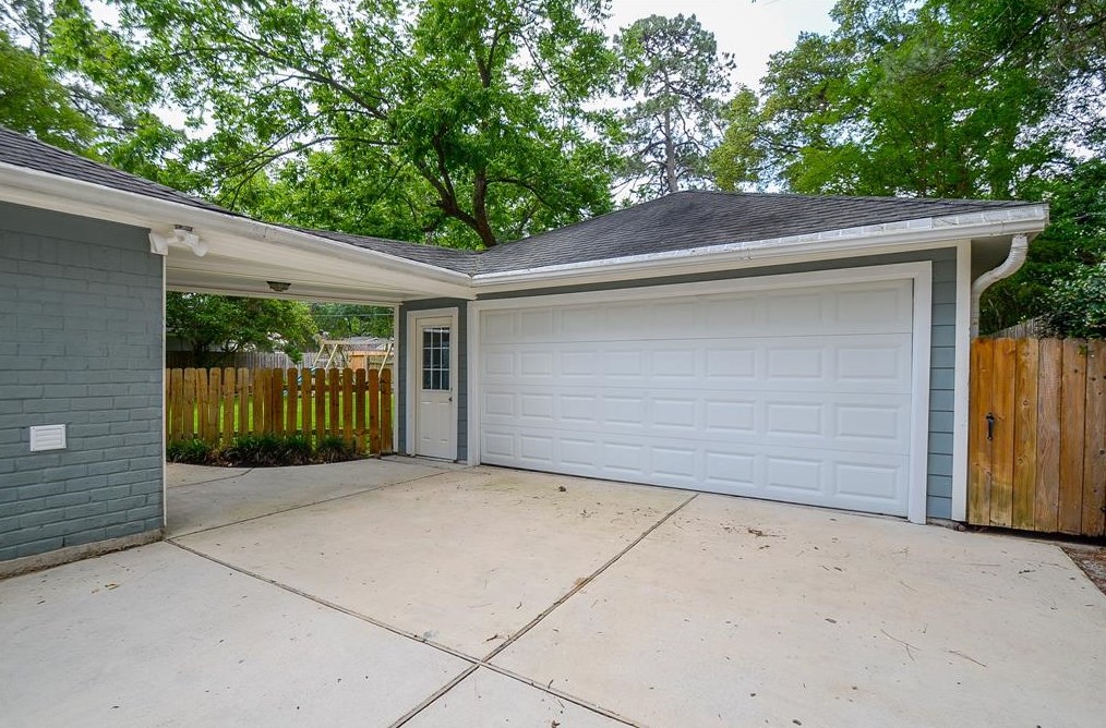 10607 Dunbrook Dr, Houston TX  77070-4039 exterior