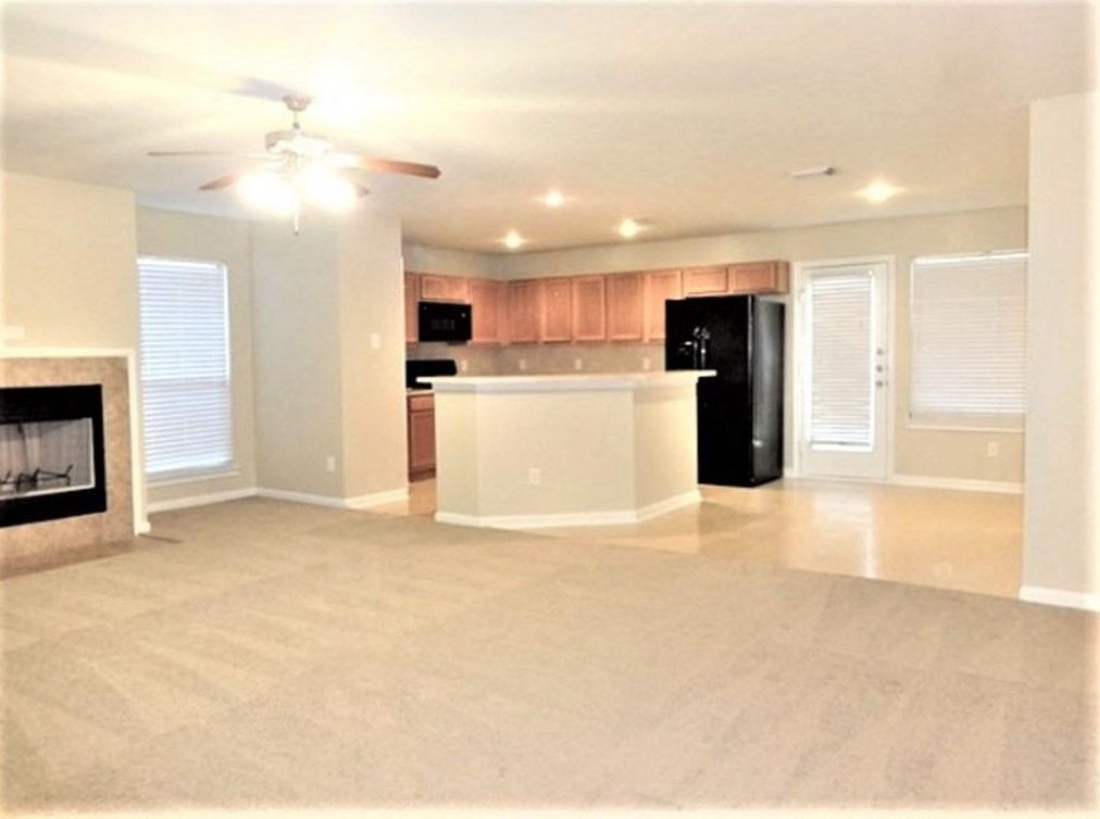 2207 Shady Pine Dr, Conroe TX  77301-3351 exterior