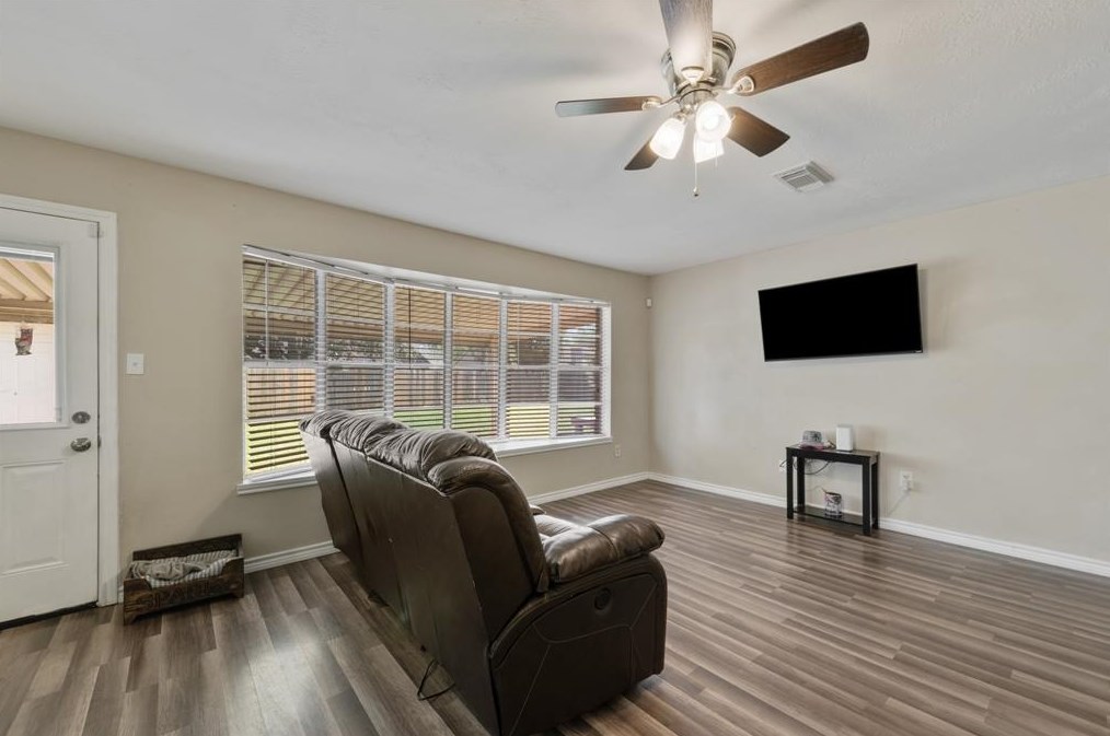 1102 Buoy, Houston TX  77062-4429 exterior