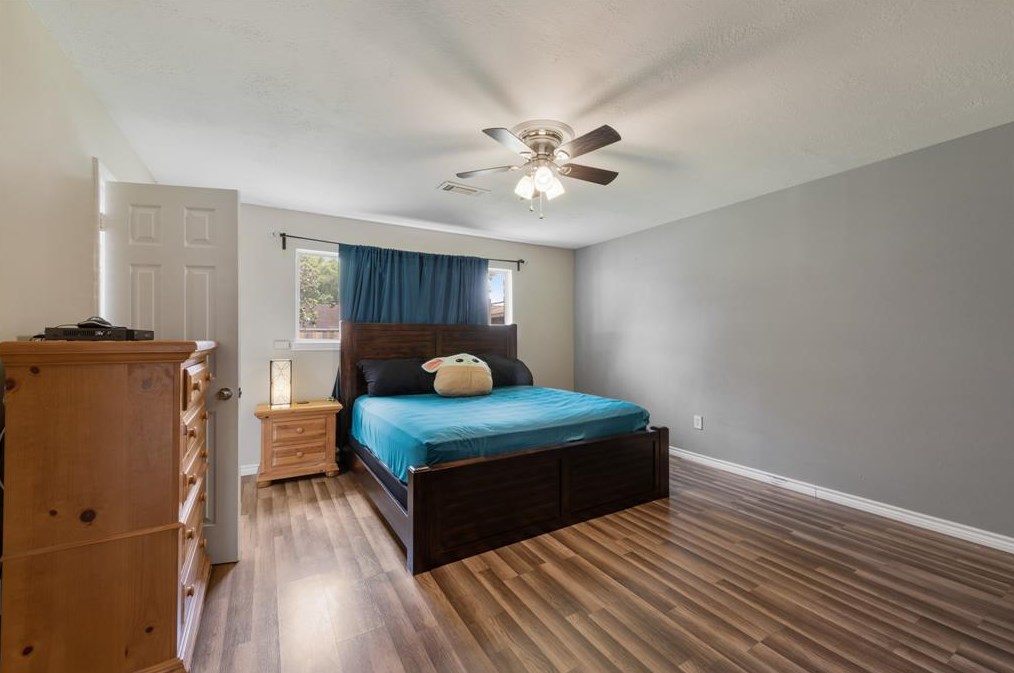 1102 Buoy, Houston TX  77062-4429 exterior