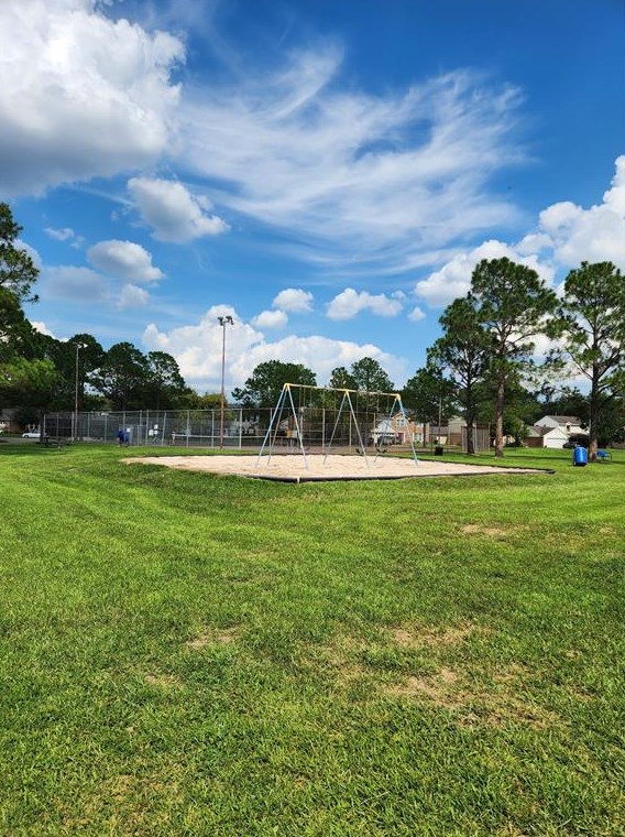 815 Lochnell Dr, Houston TX  77062-2610 exterior