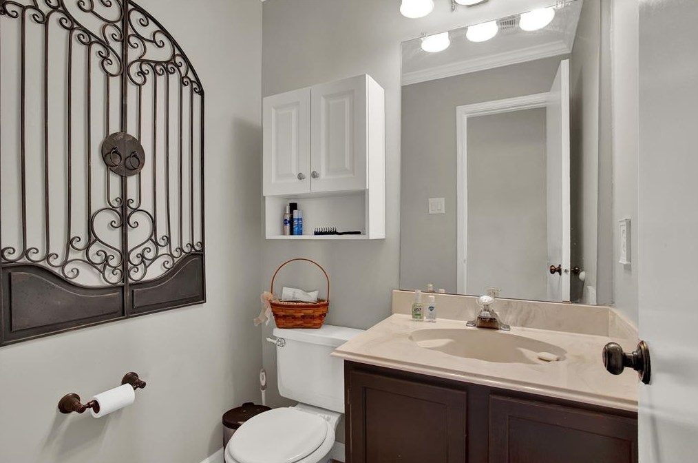815 Lochnell Dr, Houston TX  77062-2610 exterior