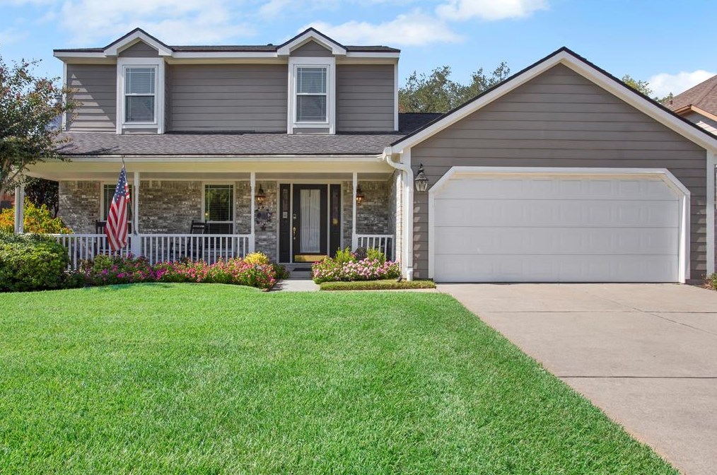 815 Lochnell Dr, Houston TX  77062-2610 exterior