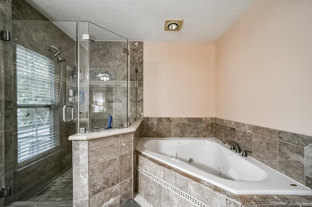 7411 Magnolia Shadows Ln, Houston TX  77095-4000 exterior