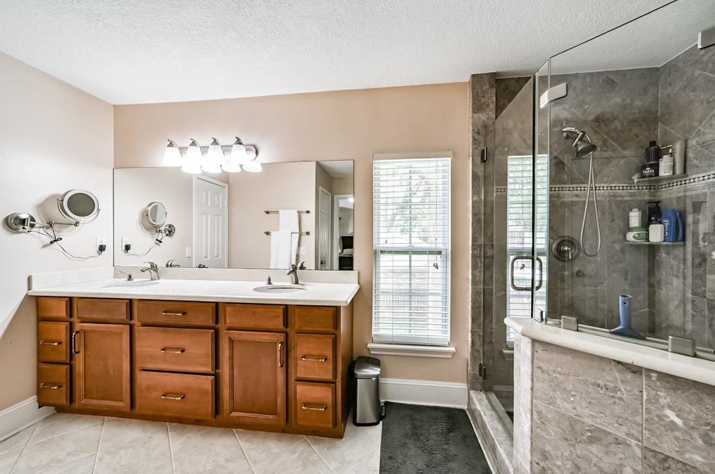 7411 Magnolia Shadows Ln, Houston TX  77095-4000 exterior